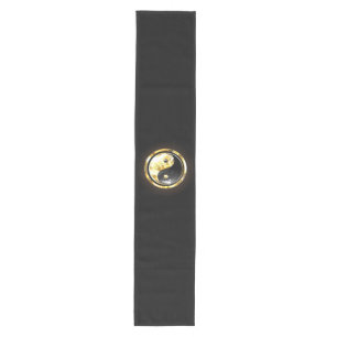 Gold Yin Yang auf schwarz Mittelgroßer Tischläufer