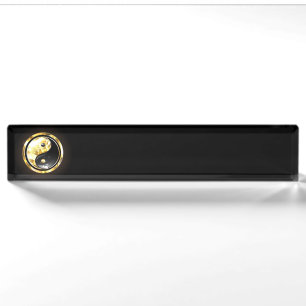 Gold Yin Yang auf schwarz Namensplakette