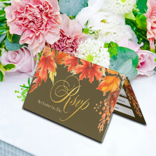 Goldbriefe fallen Ahorn-Blätter mit RSVP-Karte