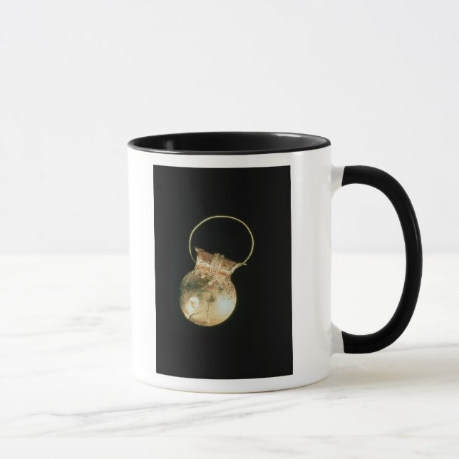 Goldbulla vom Haus des Menander Tasse (Rechts)