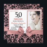 Golddampfer aus fünfzig und fabelhafter Rose |50.  Einladung<br><div class="desc">Rose Glitzer | 50. Geburtstagseinladungen. 50 und fabelhaft! Ein wunderschöner moderner rosa Rosengoldgold Glitzer Blumendamast 50. Geburtstagsparty Einladungen können Sie personalisieren und senden Sie Ihre fünfzigsten Geburtstagsfeier. In der Mitte hübscher rosa Bogen. Ersetzen Sie das Beispiel-Foto durch das eigene. Die Worte "50 und Fabulous" sind Set unter Verwendung beliebter Typografie....</div>