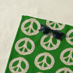 Golden and White Celtic Peace Sign Muster Strandtuch