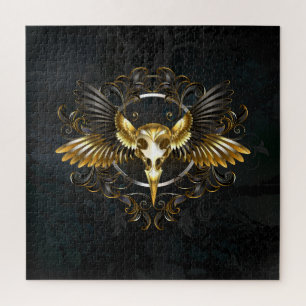 Golden Bird Skull auf schwarzem Hintergrund
