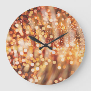 Golden Bokeh: Vintages Lichtspiel Große Wanduhr