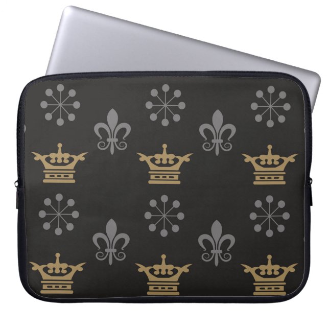Golden Crowns On Black Wallpaper, seamless pattern Laptopschutzhülle (Vorderseite)