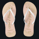 Golden Curls auf Coral Peach Trauzeugin Hochzeit Flip Flops<br><div class="desc">Diese wunderschönen Hochzeitskippen sind eine großartige Möglichkeit, Ihre Trauzeugin zu danken und zu erkennen, während sie gleichzeitig ihre Füße rette. Das elegante Design mit feinen goldenen Gardinen und Wirbel auf einem blassorangen oder korallenpfirsichfarbenen Hintergrund und extravaganten goldfarbenen Schriftzeichen. Der Test liest Trauzeugin mit ihrem Namen unten. Ein guter Weg, ihr...</div>
