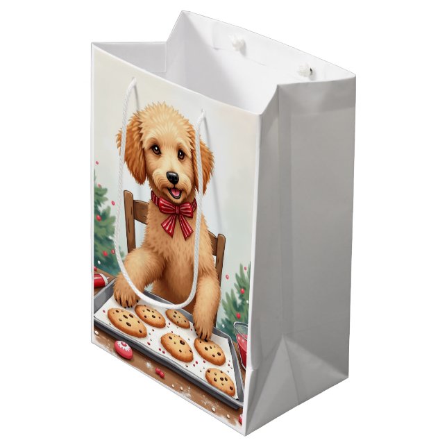 Golden Doodle Decorating Christmas Cookies Mittlere Geschenktüte (Vorderseite Schrägansicht)