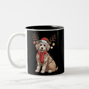 Golden Doodle Großartiger Weihnachtsbaum-Rentier  Zweifarbige Tasse