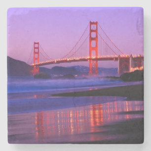 Golden gate bridge auf Bäcker-Strand am Steinuntersetzer