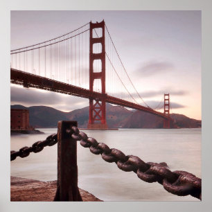 Golden Gate Bridge gegen Berge Poster