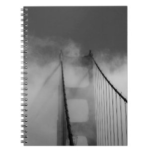Golden Gate Bridge Tower im Nebel verkleidet Notizblock