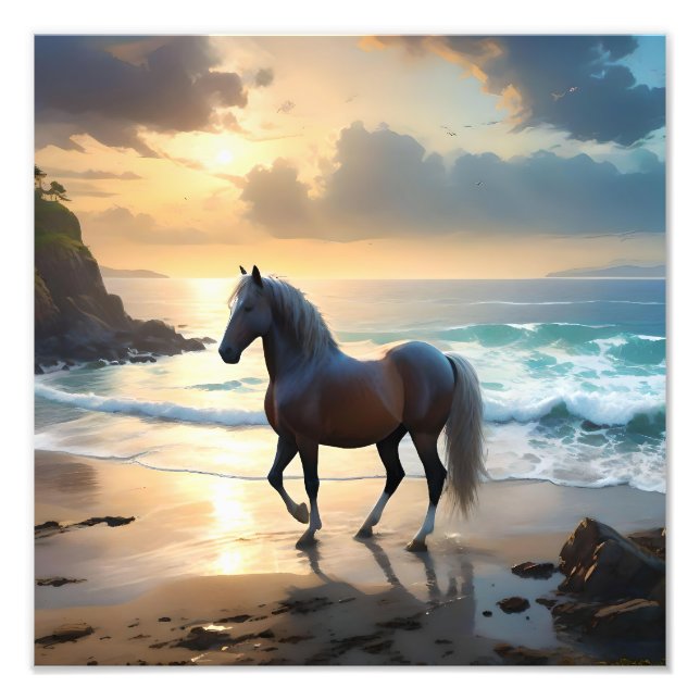 Golden Grace: Ein Palomino Pferd am Sonnenuntergan Fotodruck (Vorne)