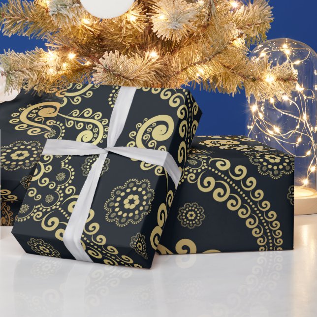 Golden Large Luxury Paisley auf schwarzem Hintergr Geschenkpapier (Feiertage)