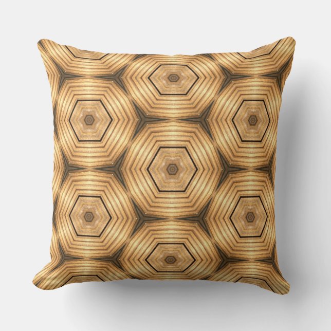 Golden Layers of Decorative Hexagonal Design Kissen (Vorderseite)