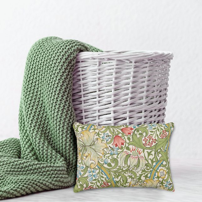 Golden Lily Floral William Morris Dekokissen (Von Creator hochgeladen)