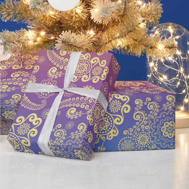 Golden Luxury Paisley on Blue, Lila und Orange Geschenkpapier (Feiertage)