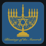 Golden Menorah Sticker<br><div class="desc">Quadratischer Aufkleber mit einem Bild einer goldenen Menorah und optionalem Text auf königlich blau. Siehe dazu passende Vinyl-Aufkleber,  Einladung,  Etikett,  Konfetti und Packpapier. Die gesamte Hanukkah Sticker Kollektion finden Sie unter CARDS & STICKERS Kategorie im HOLIDAYS Bereich.</div>
