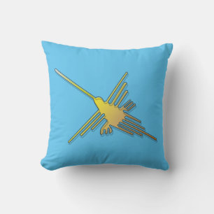 Golden Nazca Hummingbird im blauen Hintergrund Kissen