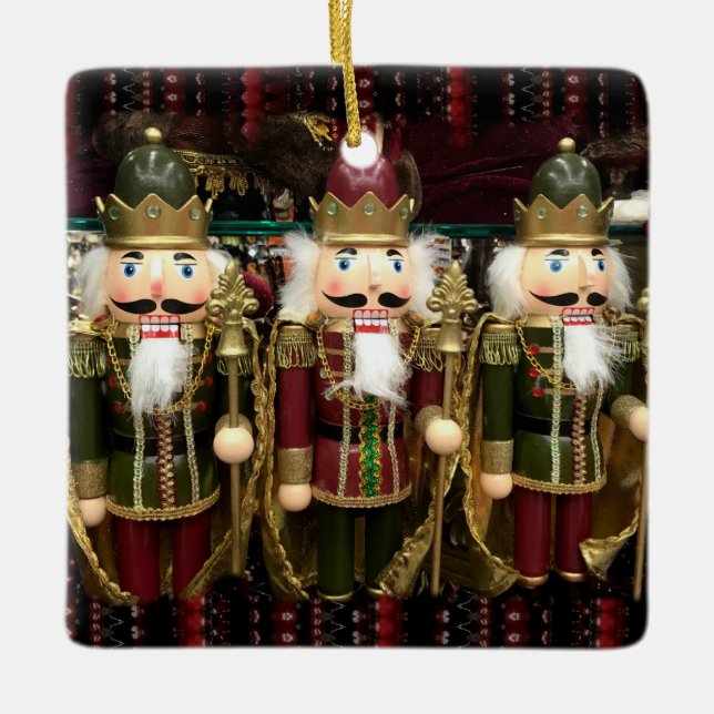 Golden Nutcracker Soldiers Weihnachten Keramikornament (Vorderseite)