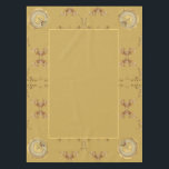 Golden Ochre Hochzeitsfeier Tischdecke<br><div class="desc">Ich entwarf dieses Tischtuch,  das ihrem ersten Hochzeitstag gewidmet ist,  mit einem Nicken an das traditionelle Geschenk von Gold in dieser ockerfarbenen Farbe,  um ihren Meilenstein zu markieren.</div>