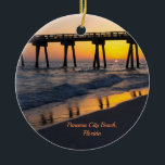 Golden Panama City Beach Sonnenuntergang Keramik Ornament<br><div class="desc">Ornament Souvenir mit einem dramatisch schönen goldenen Sonnenuntergang neben dem M.B. Miller Landkreis Pier in Panama City Beach, Florida. Ich Liebe die goldenen Pier Reflexionen entlang der Küste, während die Wellen zurück in den Golf von Mexiko. Suchen Sie weitere Drucke oder Produkte? Besuchen Sie auch meinen Shop: http://www.zazzle.com/timelessmomentsphtgy. Dieses Foto...</div>