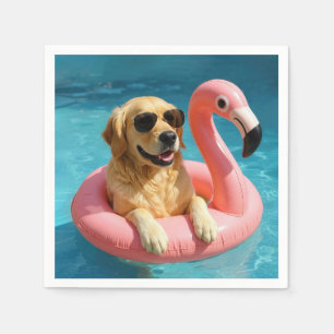 Golden Retriever auf einem Flamingo-Poolspielzeug  Serviette