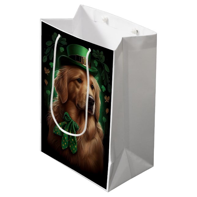 Golden Retriever Dog am St. Patrick's Day Mittlere Geschenktüte (Vorderseite Schrägansicht)