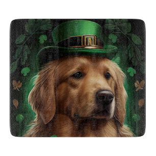Golden Retriever Dog am St. Patrick's Day Schneidebrett