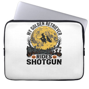 Golden Retriever fährt mit Shotgun Halloween Hexen Laptopschutzhülle