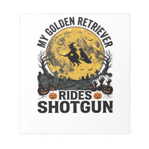 Golden Retriever fährt mit Shotgun Halloween Hexen Notizblock