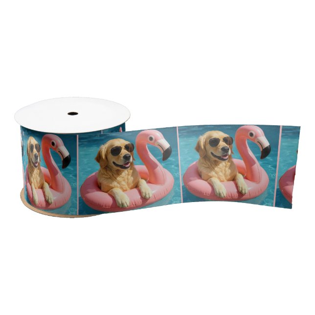 Golden Retriever Floating On a Flamingo Pool Toy Satinband (Spule)