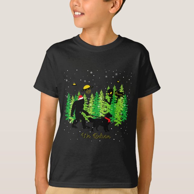 Golden Retriever Funny Bigfoot Christmas Alien Ufo T-Shirt (Vorderseite)