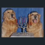 Golden Retriever Hanukkah Menorah Lighting Schneidebrett<br><div class="desc">Dieses Schneidebrett zeigt goldene Retrievers mit Yarmulkes, die die Menorah für Hanukkah beleuchten.</div>