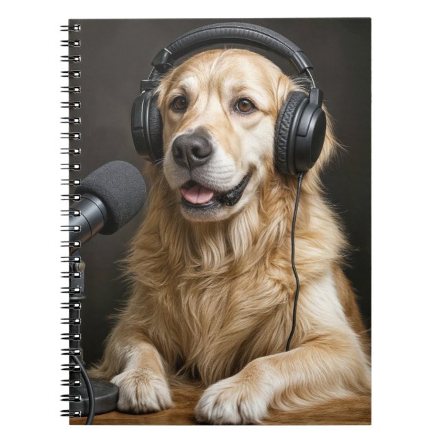 Golden Retriever Hosting a Podcast Notizblock (Vorderseite)