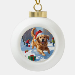 Golden Retriever im Schnee mit Weihnachtshut Keramik Kugel-Ornament