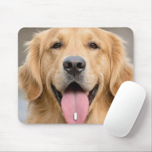Golden Retriever mit einer Pille Mousepad