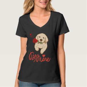 Golden Retriever mit einer Rose. Seid mein T-Shirt
