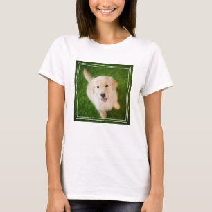 Golden Retriever Welpe im Gras T-Shirt