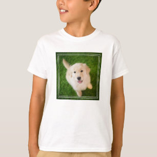 Golden Retriever Welpe im Gras T-Shirt