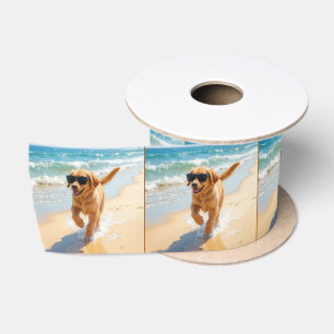 Golden Retriever Welpe läuft am Strand Satinband