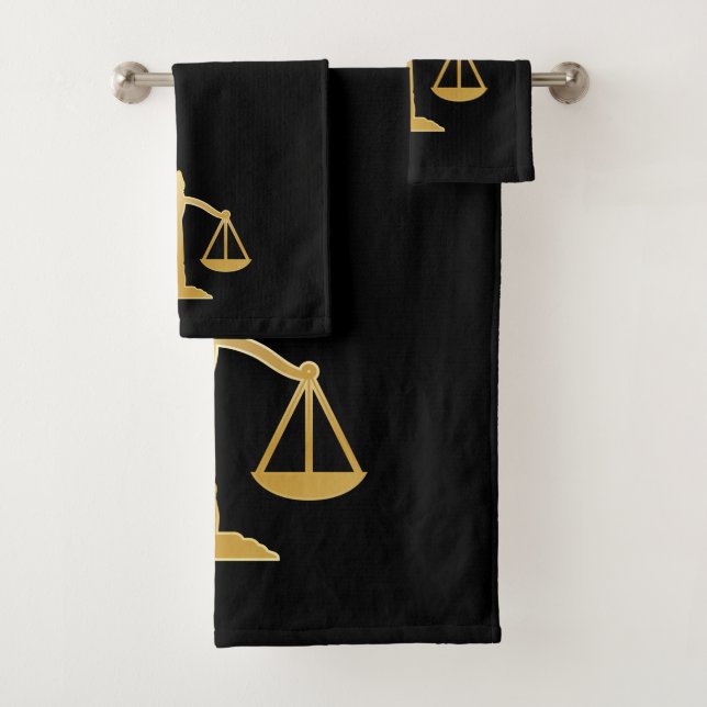 Golden Scales of Justice Law Theme (En situation)