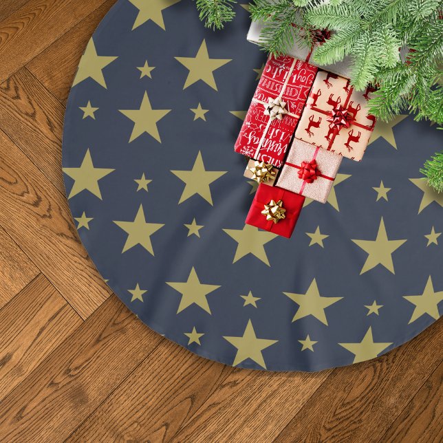 Golden Stars on Navy Blue - Elegant und zeitlos Polyester Weihnachtsbaumdecke (Von Creator hochgeladen)