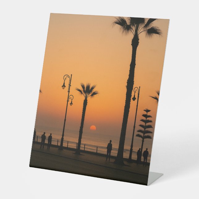 Golden Sunset Through Palms - Ruhige Lage an der B Sockelschild (Vorderseite)