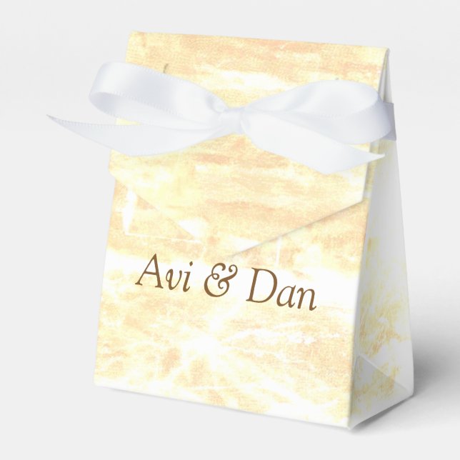 Golden Traditions Gefälligkeitsbox Geschenkschachtel (Vorderseite)
