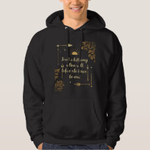 Golden Whispers: Mystische Eleganz