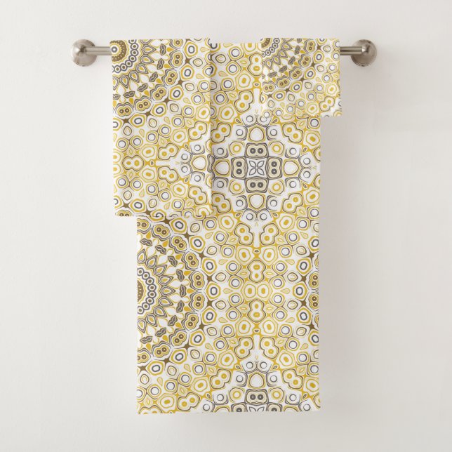 Golden Yellow Mandala Pattern Badhandtuch Set (Insitu)