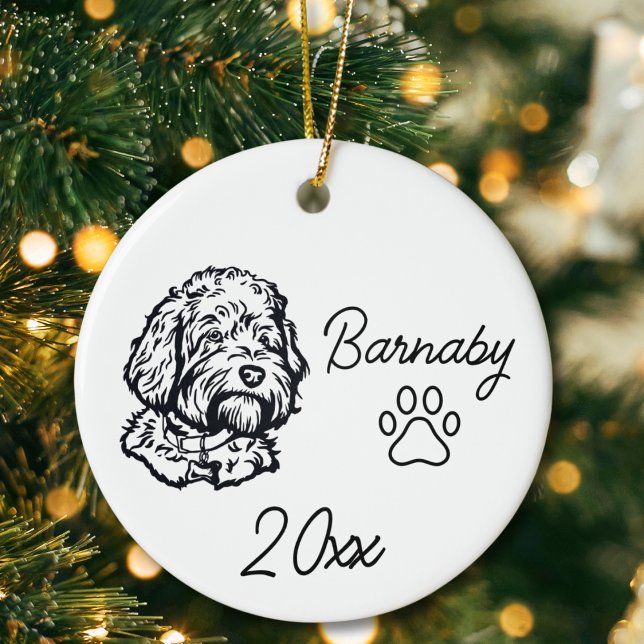 Goldendoodle Dog Individuelle Name & Year Line Art Keramik Ornament (Goldendoodle Dog Custom Name and Year Ornament with Paw Print. Black and White Line Art Modern)