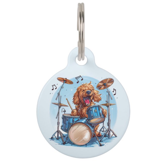 Goldendoodle Dog Playing Drums Haustiermarke (Vorderseite)