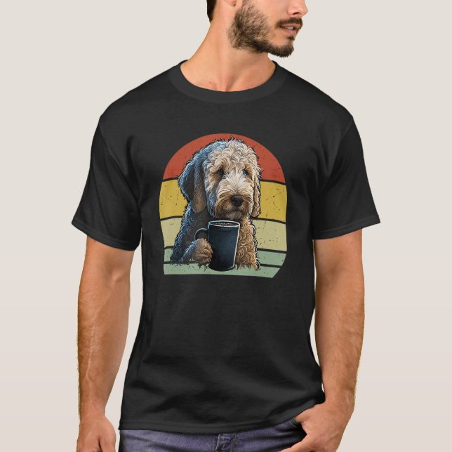 Goldendoodle Drinking Coffee  Dog And Coffee T-Shirt (Vorderseite)