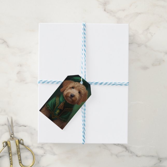 Goldendoodle Hund in St. Patrick's Day Dress Geschenkanhänger (Mit Garn)